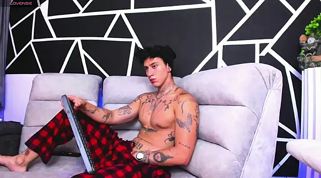 Snapshot of JUSTIN_FULLER1 chatting on February 15, 2025, 10:31 pm JUSTIN FULLER1 online show from February 15, 2025, 10:31 pm