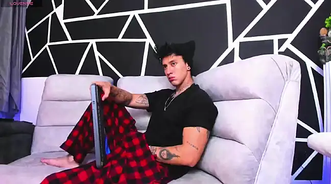 Snapshot of JUSTIN_FULLER1 chatting on February 16, 2025, 1:58 am JUSTIN FULLER1 online show from February 16, 2025, 1:58 am