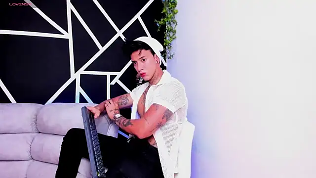 Snapshot of JUSTIN_FULLER1 chatting on February 17, 2025, 11:31 pm JUSTIN FULLER1 online show from February 17, 2025, 11:31 pm