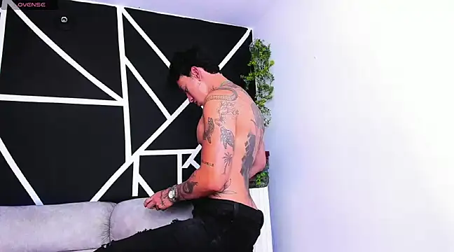 Snapshot of JUSTIN_FULLER1 chatting on February 23, 2025, 12:41 am JUSTIN FULLER1 online show from February 23, 2025, 12:41 am