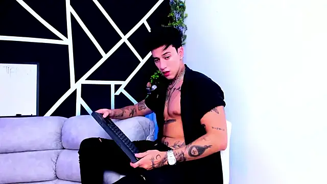 Snapshot of JUSTIN_FULLER1 chatting on March 7, 2025, 9:06 pm JUSTIN FULLER1 online show from March 7, 2025, 9:06 pm