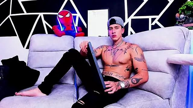 Snapshot of JUSTIN_FULLER1 chatting on March 8, 2025, 12:11 am JUSTIN FULLER1 online show from March 8, 2025, 12:11 am