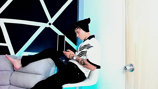 Snapshot of JUSTIN_FULLER1 chatting on September 11, 2025, 7:03 pm JUSTIN FULLER1 online show from September 11, 2025, 7:03 pm