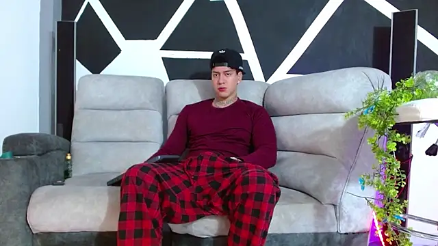 Snapshot of JUSTIN_FULLER1 chatting on November 17, 2025, 5:19 pm JUSTIN FULLER1 online show from November 17, 2025, 5:19 pm