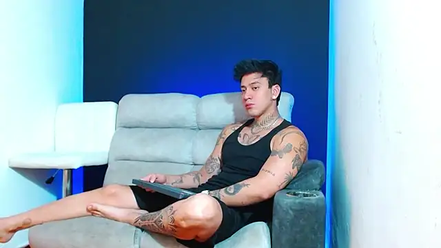 Snapshot of JUSTIN_FULLER1 chatting on February 14, 2026, 7:43 pm JUSTIN FULLER1 online show from February 14, 2026, 7:43 pm