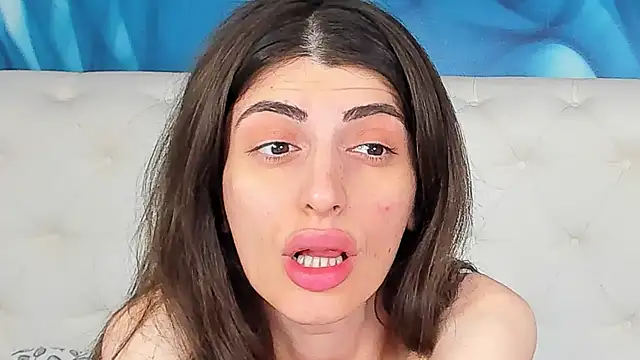 SkinnyDolly online show from June 1, 2026, 2:46 am