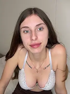 emma05 online show from December 17, 2024, 10:12 am