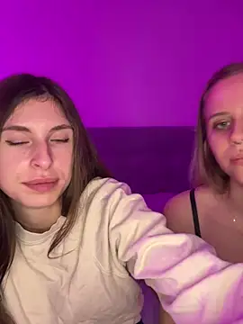 emma05 online show from December 22, 2024, 7:21 pm