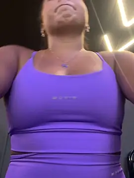 Snapshot of lariic chatting on September 22, 2025, 7:27 pm lariic online show from September 22, 2025, 7:27 pm