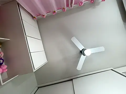 Snapshot of lariic chatting on September 30, 2025, 1:43 am lariic online show from September 30, 2025, 1:43 am