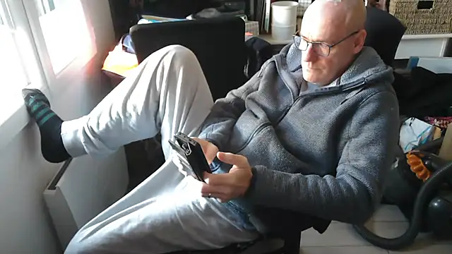 bogland33 online show from February 23, 2026, 1:08 pm