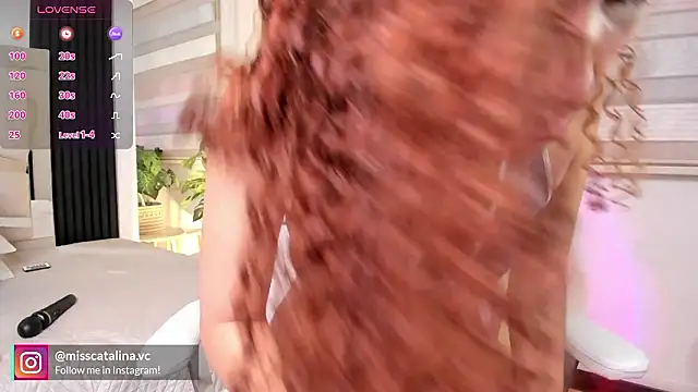 miss catalinaa online show from February 5, 2026, 11:59 am