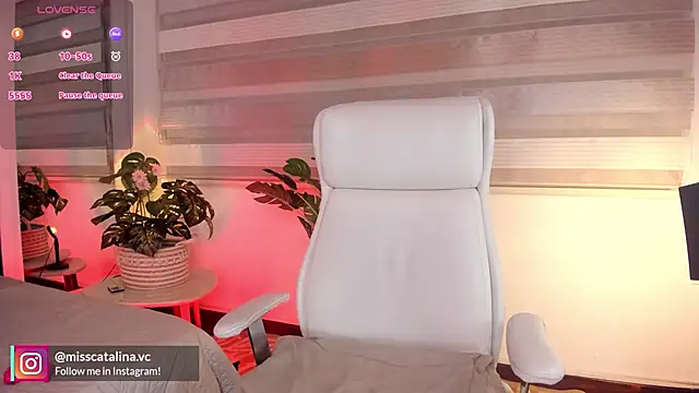 miss catalinaa online show from March 19, 2026, 11:58 am