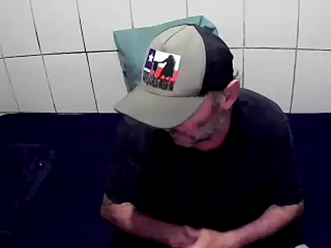 Snapshot of pierdona chatting on December 18, 2024, 8:36 pm pierdona online show from December 18, 2024, 8:36 pm