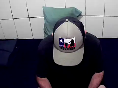 Snapshot of pierdona chatting on January 17, 2025, 8:33 pm pierdona online show from January 17, 2025, 8:33 pm