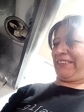 carolina linarez69 online show from October 27, 2025, 6:45 pm