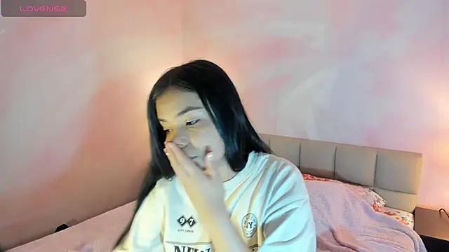 Snapshot of AuroraFiore chatting on March 15, 2025, 7:48 pm AuroraFiore online show from March 15, 2025, 7:48 pm