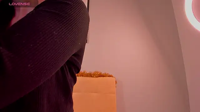 Sophiaa sensual online show from December 15, 2025, 1:43 am