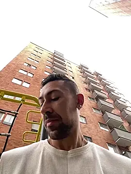 dantedesirexx online show from March 1, 2026, 7:05 pm