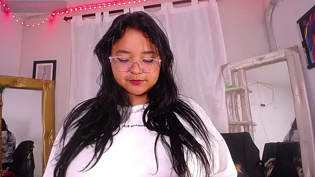 Snapshot of alaia_03 chatting on May 7, 2026, 2:17 am alaia 03 online show from May 7, 2026, 2:17 am