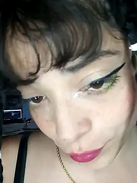 Snapshot of Elvishcassie_ chatting on January 10, 2025, 12:59 am Elvishcassie  online show from January 10, 2025, 12:59 am