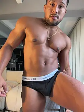 Snapshot of CallumMuscle chatting on July 4, 2026, 8:37 pm CallumMuscle online show from July 4, 2026, 8:37 pm