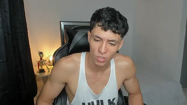 enzo sloran online show from December 2, 2025, 4:18 am