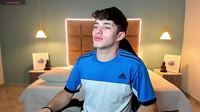 AlejooTwink online show from February 26, 2026, 8:08 pm