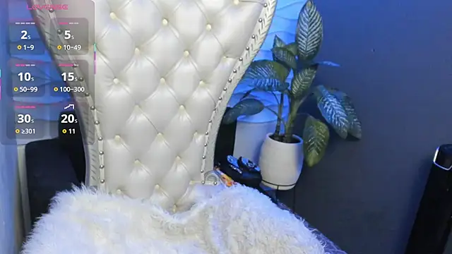 Layla 707 online show from September 18, 2025, 11:40 pm