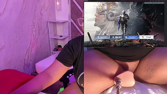 MhiaRey online show from November 12, 2025, 1:22 pm