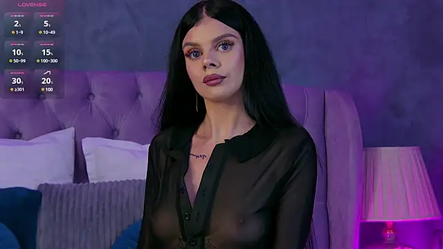 IvyRaven online show from March 18, 2025, 5:31 pm