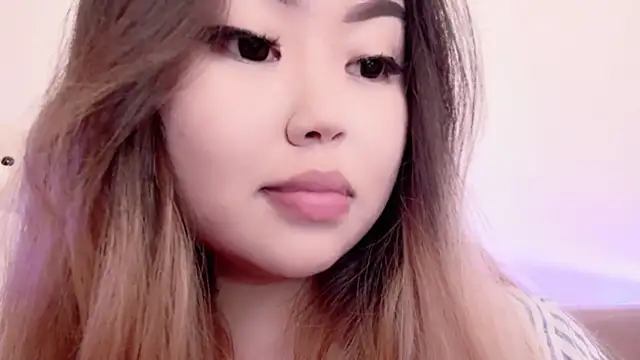 amelia sunlight online show from April 2, 2026, 8:28 pm