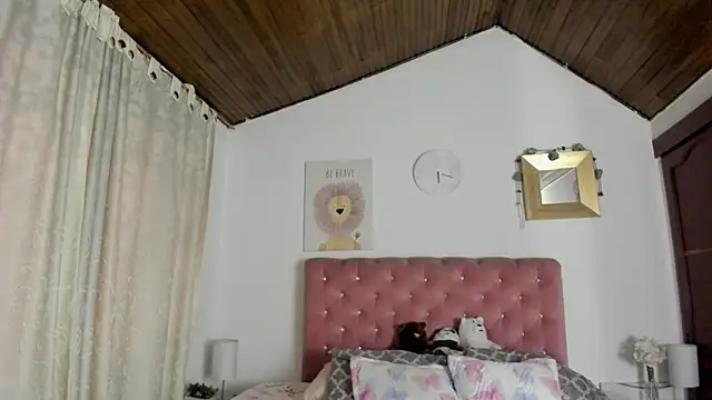 CelessteRedds online show from September 10, 2025, 11:21 am