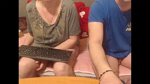 sweetcouplesweets online show from March 19, 2025, 3:52 am