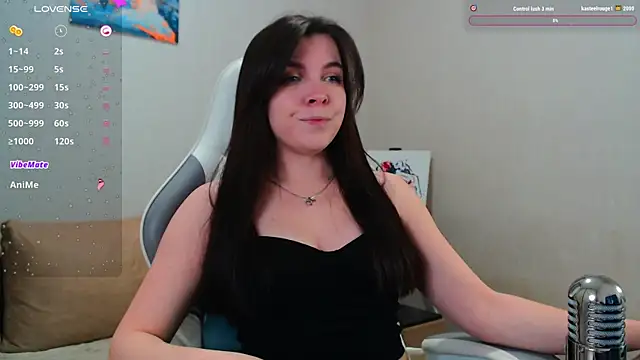 lunalovesu online show from December 17, 2024, 7:48 pm