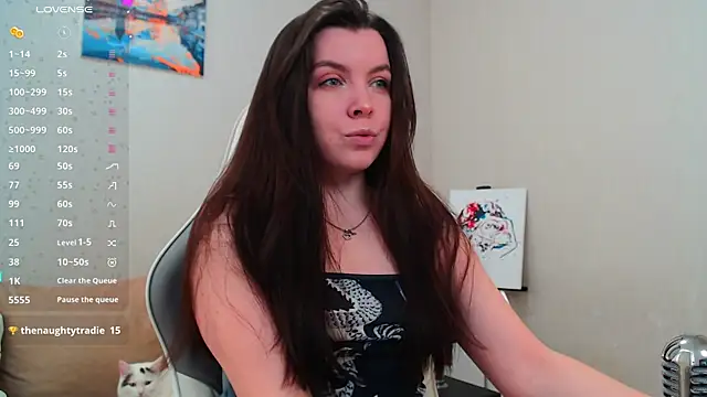 lunalovesu online show from February 27, 2025, 6:50 am