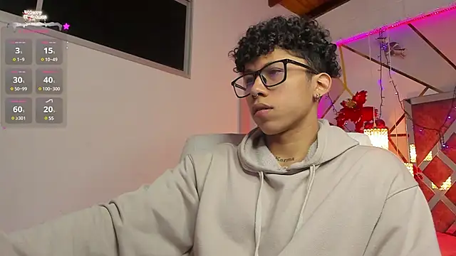 AkazaBoy  online show from December 28, 2024, 5:23 am