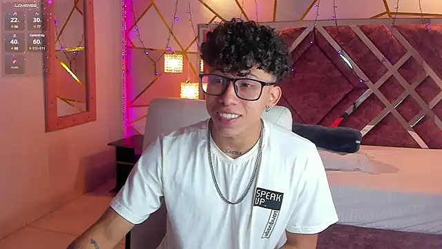 AkazaBoy  online show from January 7, 2025, 4:08 am