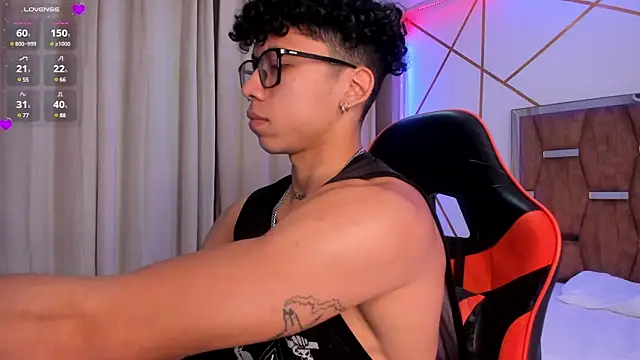 AkazaBoy  online show from January 16, 2025, 3:56 am