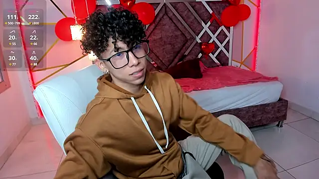 AkazaBoy  online show from February 12, 2025, 4:12 am