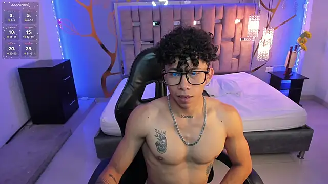 AkazaBoy  online show from February 28, 2025, 8:09 am