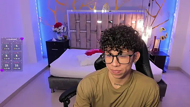 AkazaBoy  online show from March 20, 2025, 4:29 am