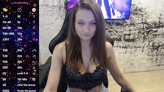 PamelaYoun online show from November 24, 2025, 7:02 pm