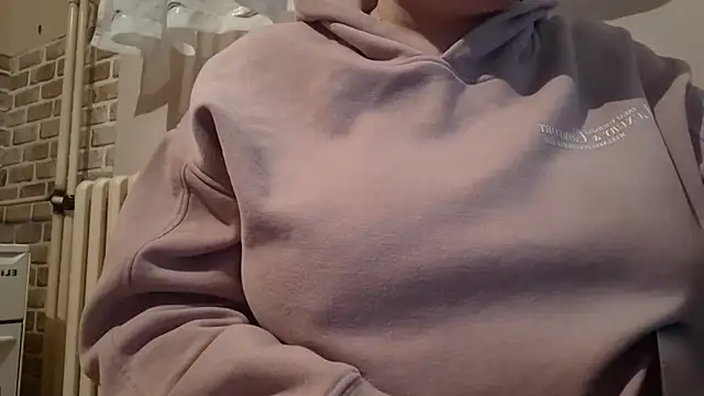 AalinnaK online show from February 14, 2025, 3:15 pm