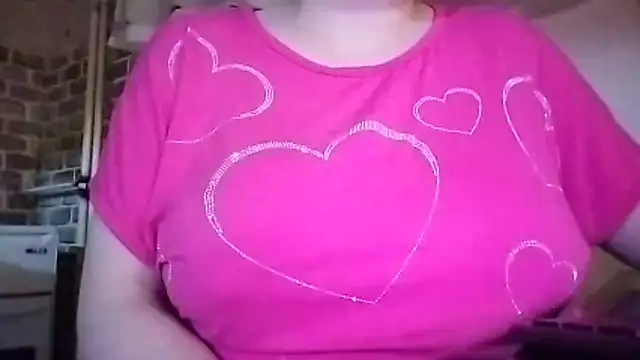 AalinnaK online show from November 25, 2025, 6:19 pm