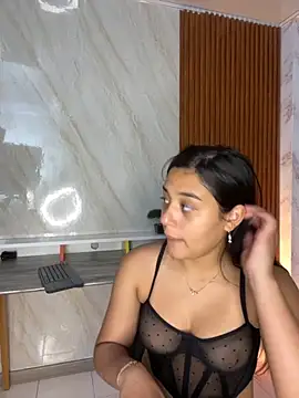 floriamANDjazmin online show from November 20, 2025, 7:13 pm