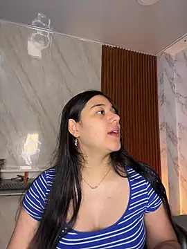 Snapshot of floriamANDjazmin chatting on May 16, 2026, 6:50 pm floriamANDjazmin online show from May 16, 2026, 6:50 pm