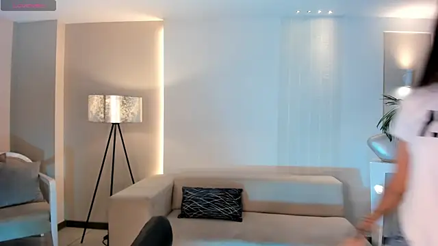 TaraLawrence online show from October 25, 2025, 4:53 am