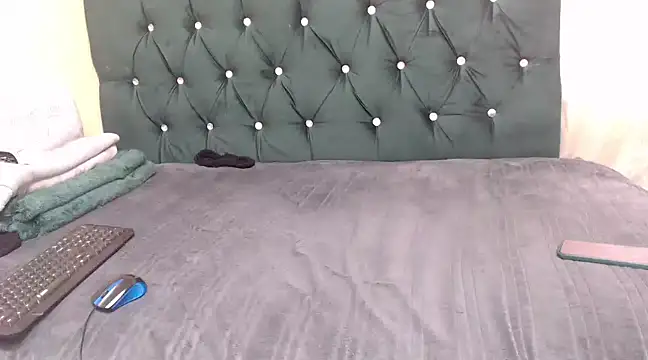 BeautyAuroa online show from January 6, 2025, 5:52 am