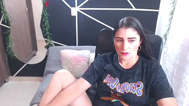 LUCY LI online show from January 31, 2025, 6:25 pm